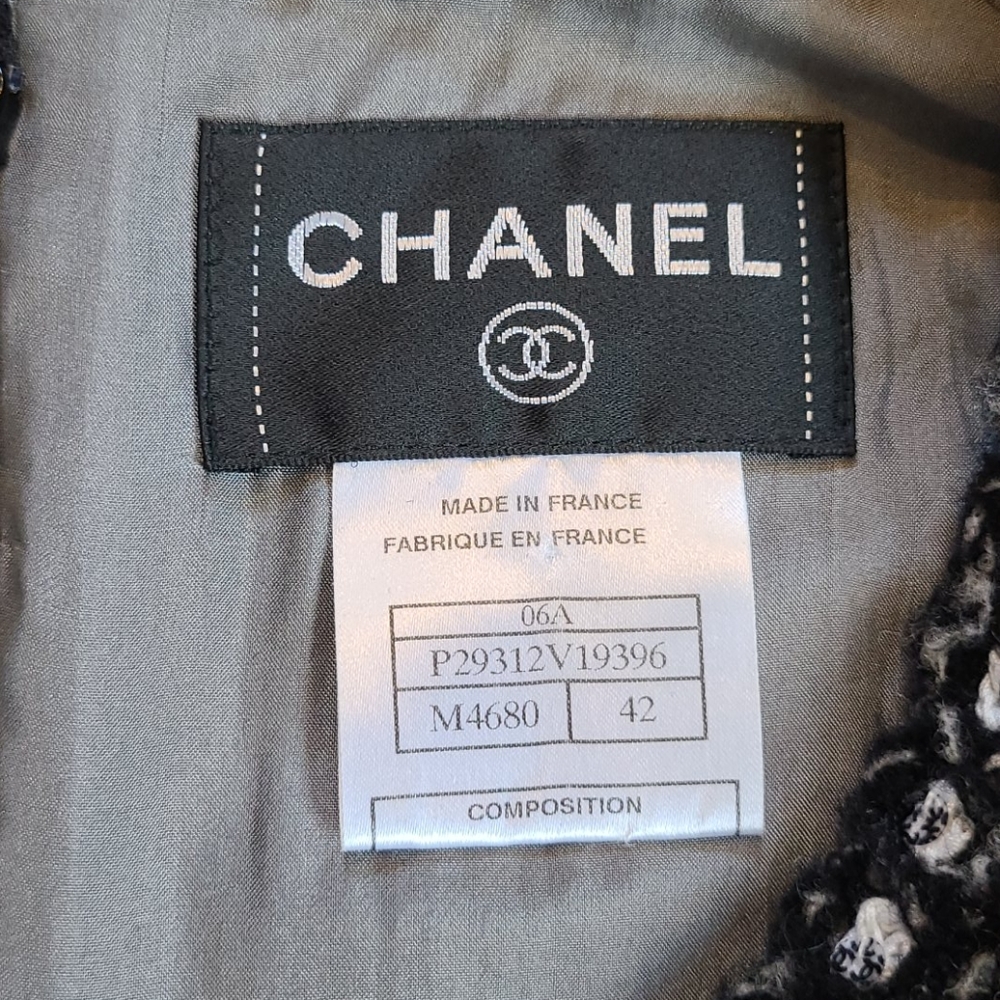 CHANEL 06A Tweed Dress w/Sequins [size 42] - Picture 5 of 12